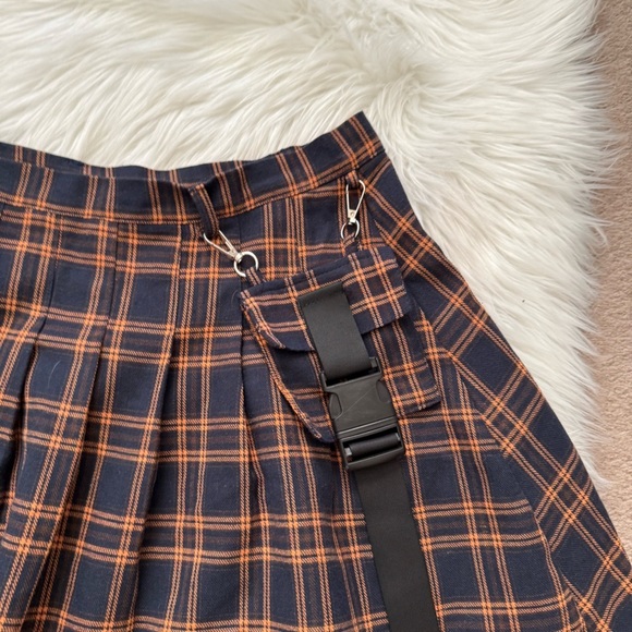 SHEIN Moosta Plaid Pleated Flap Pocket Mini Skirt Medium - Picture 3 of 7